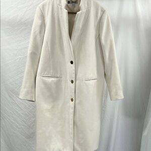 Jennifer Lopez cream trench coat